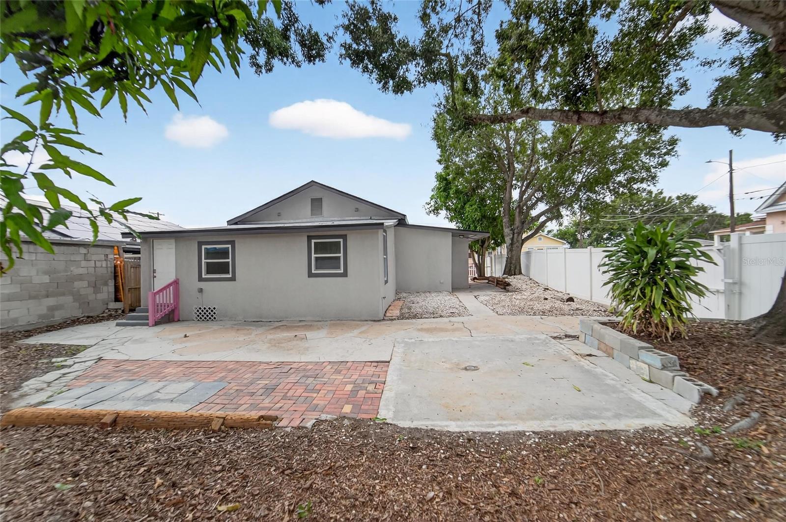 2525 W Beach St Property Photo 40