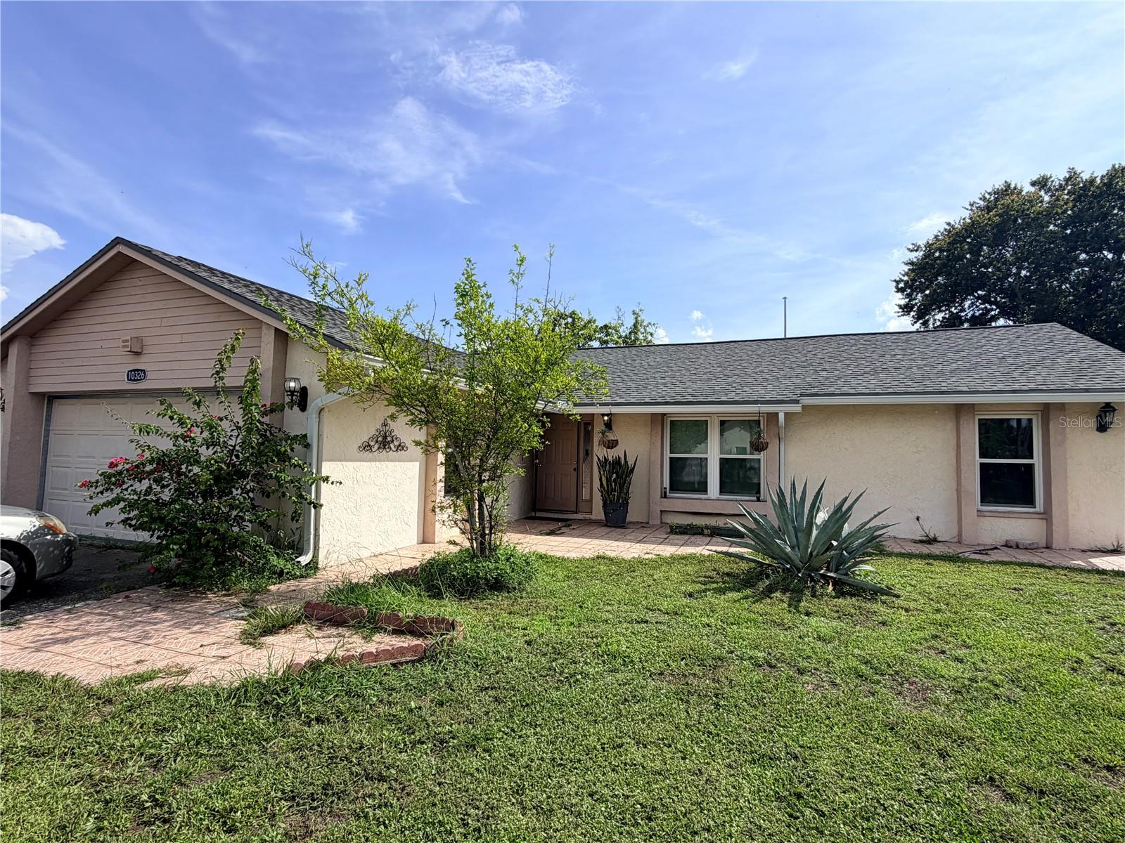 10326 Out Island Dr Property Photo 1