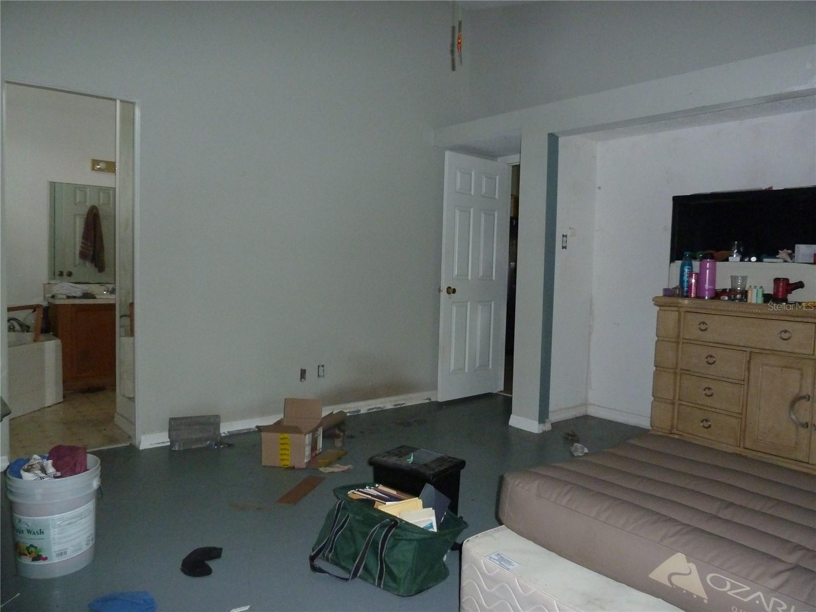 5 S Jupiter Ave Property Photo 14
