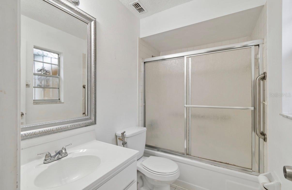 7516 N Cortez St Property Photo 17