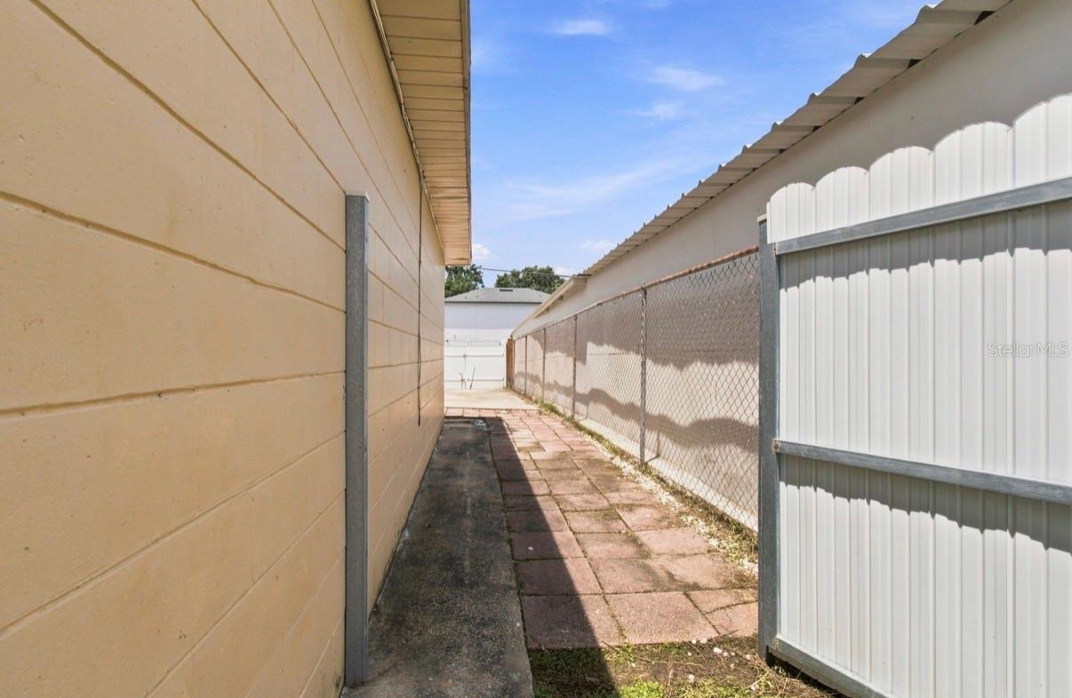 7516 N Cortez St Property Photo 35