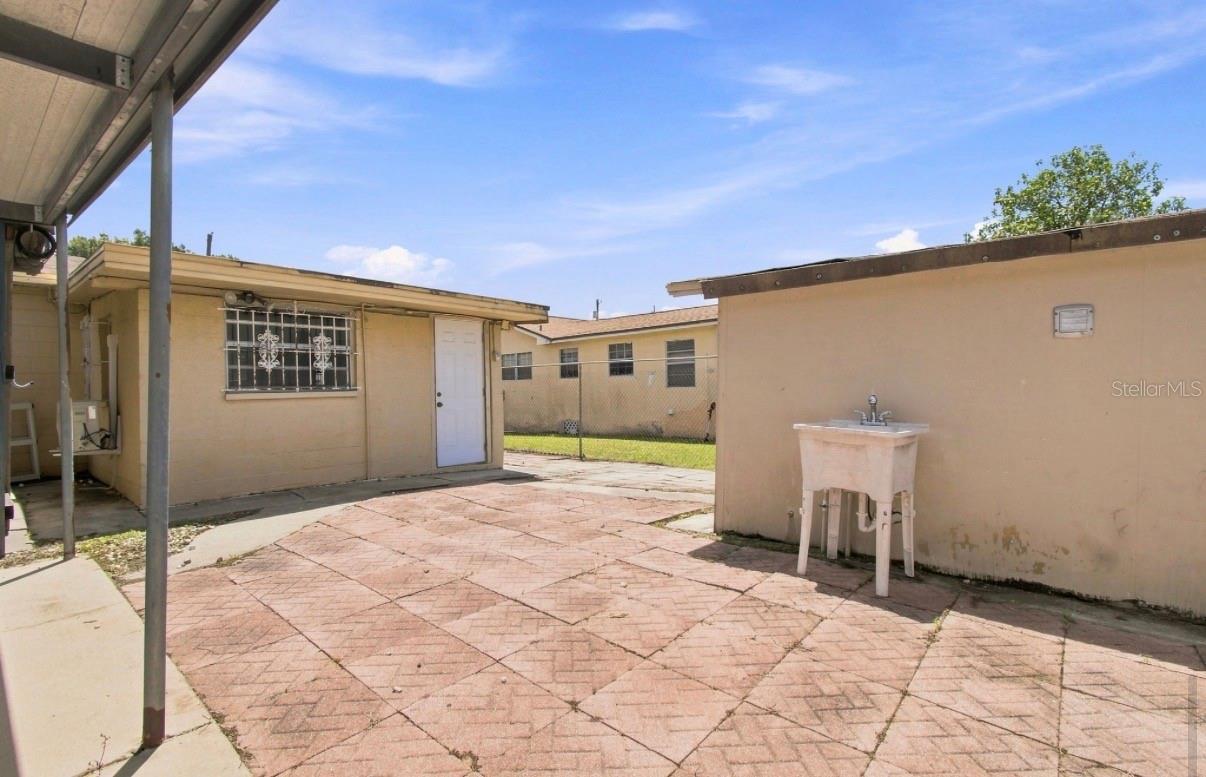 7516 N Cortez St Property Photo 40
