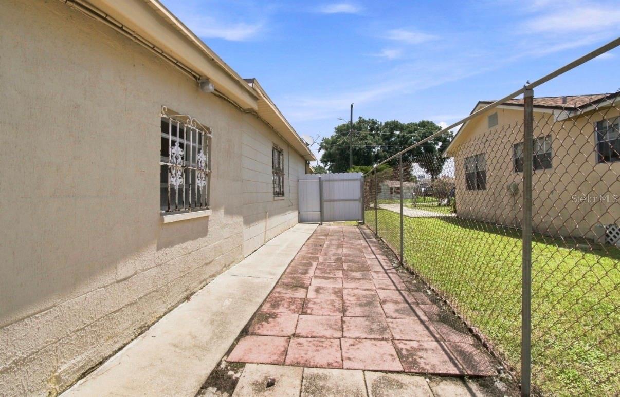 7516 N Cortez St Property Photo 44