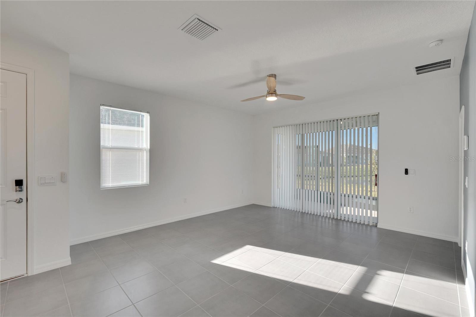 3329 Shady Sunrise Loop Property Photo 5