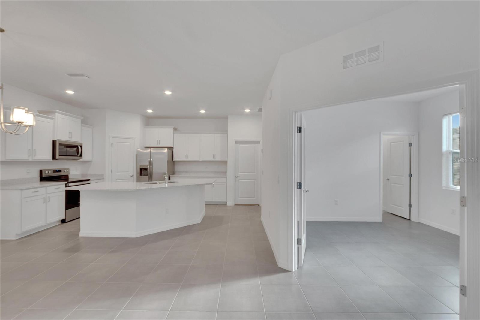 3329 Shady Sunrise Loop Property Photo 10