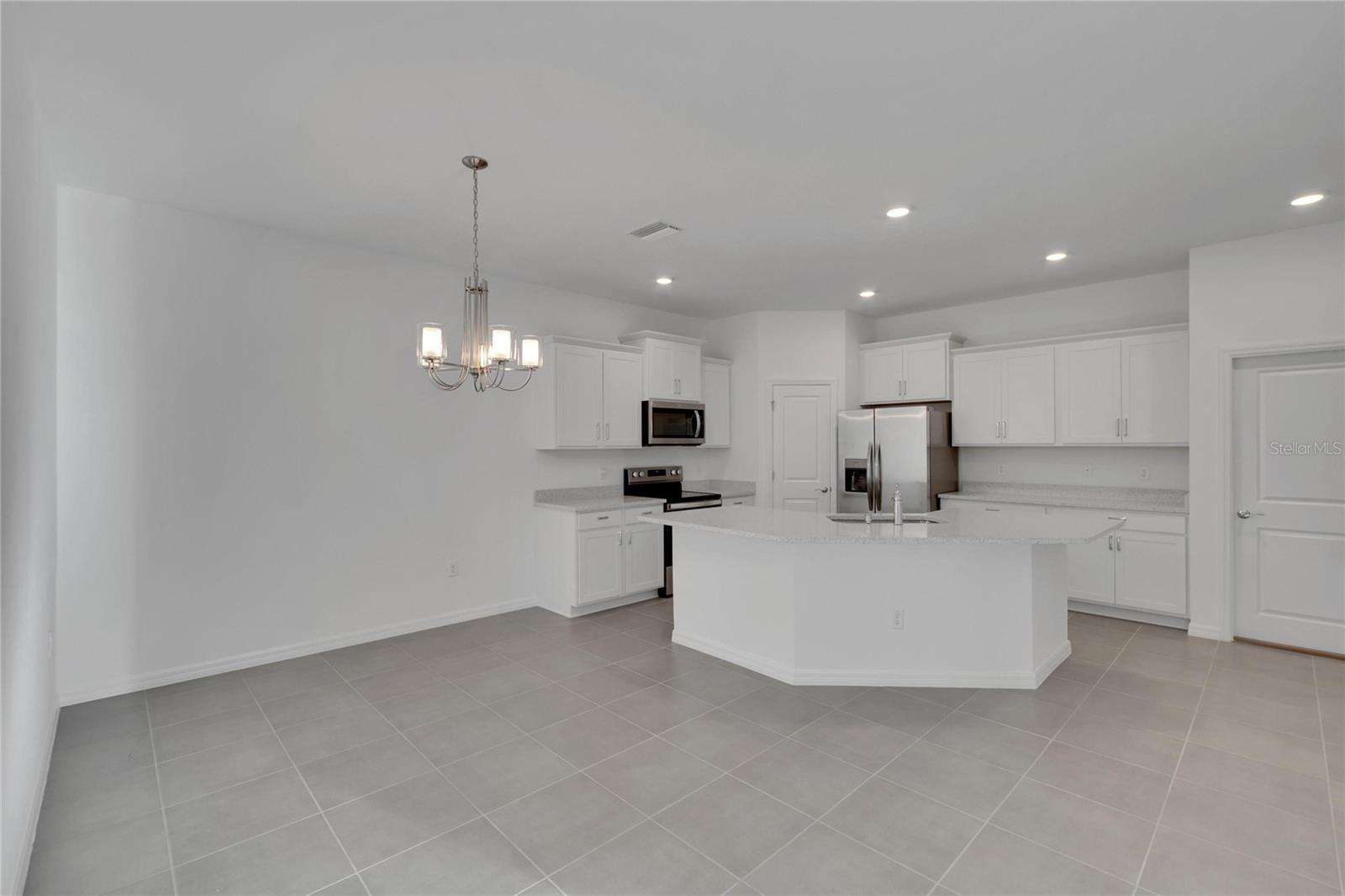 3329 Shady Sunrise Loop Property Photo 16
