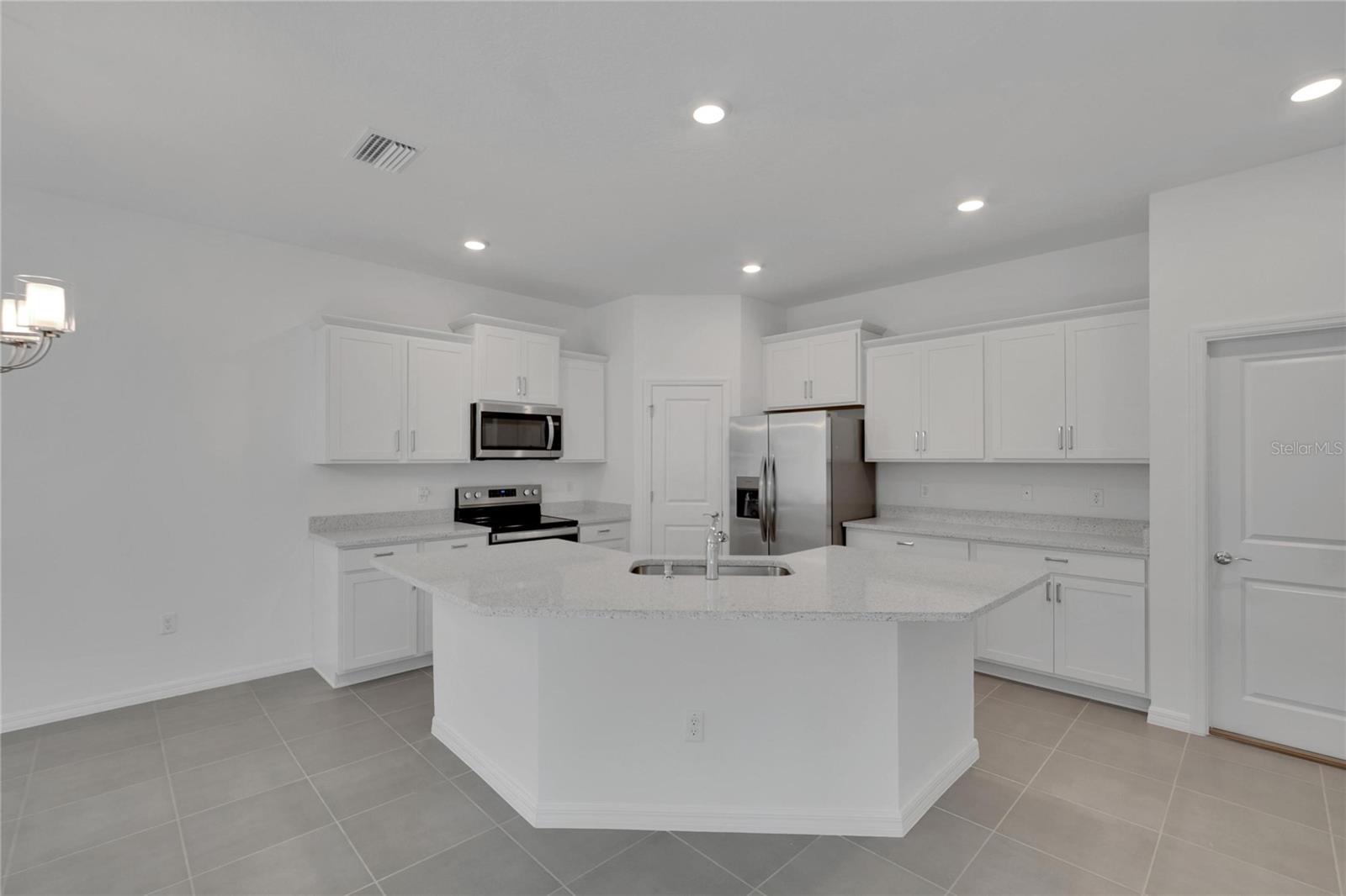 3329 Shady Sunrise Loop Property Photo 27