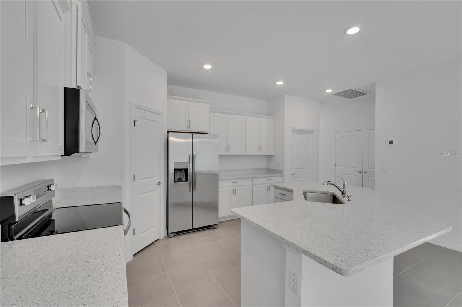 3329 Shady Sunrise Loop Property Photo 35