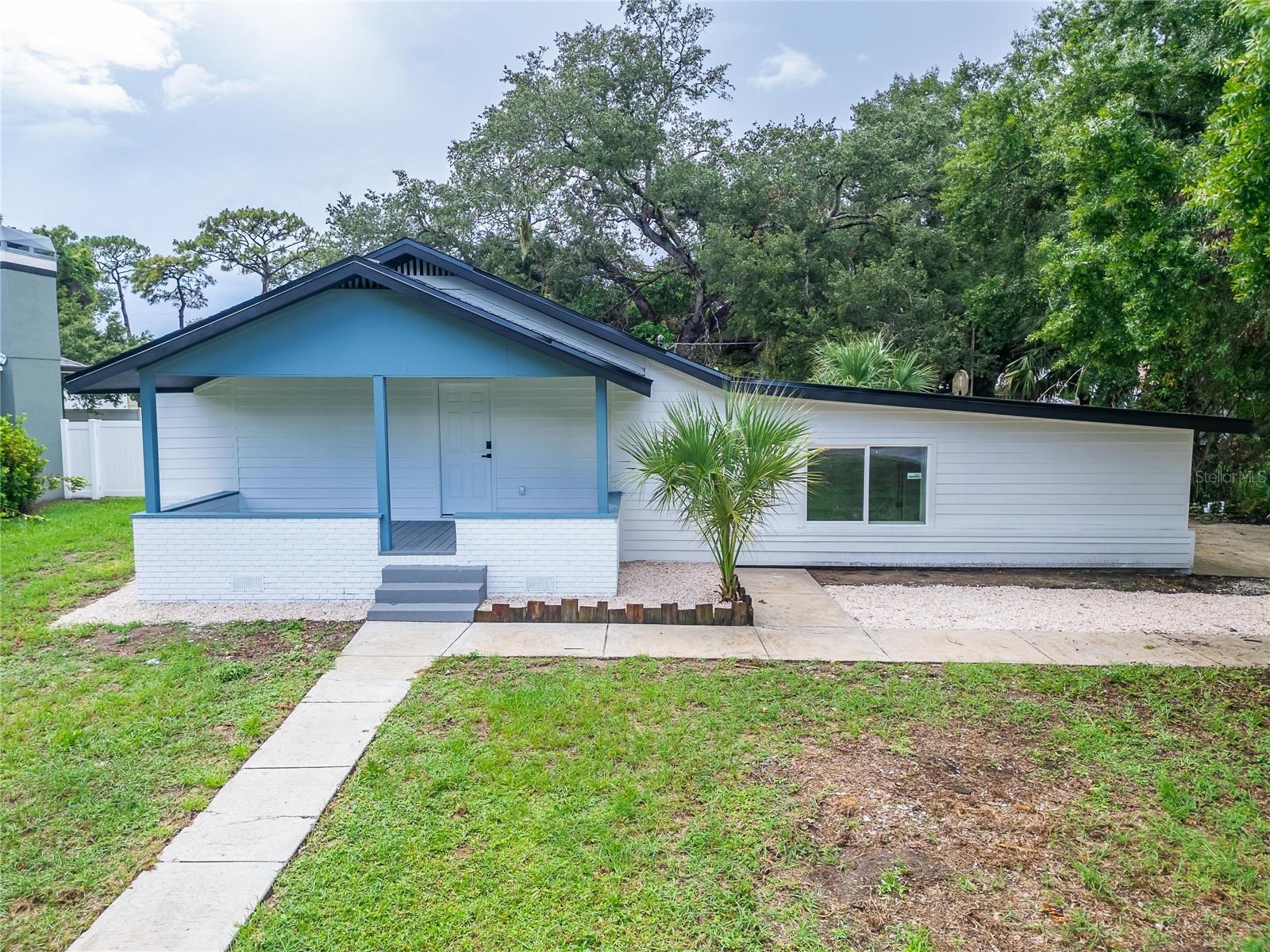 8809 Dyer Rd Property Photo 1