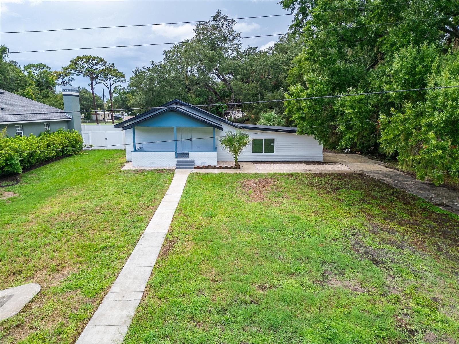 8809 Dyer Rd Property Photo 2