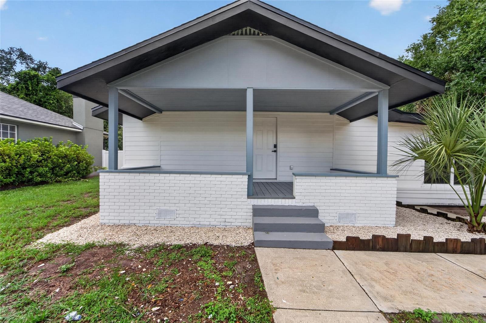 8809 Dyer Rd Property Photo 5