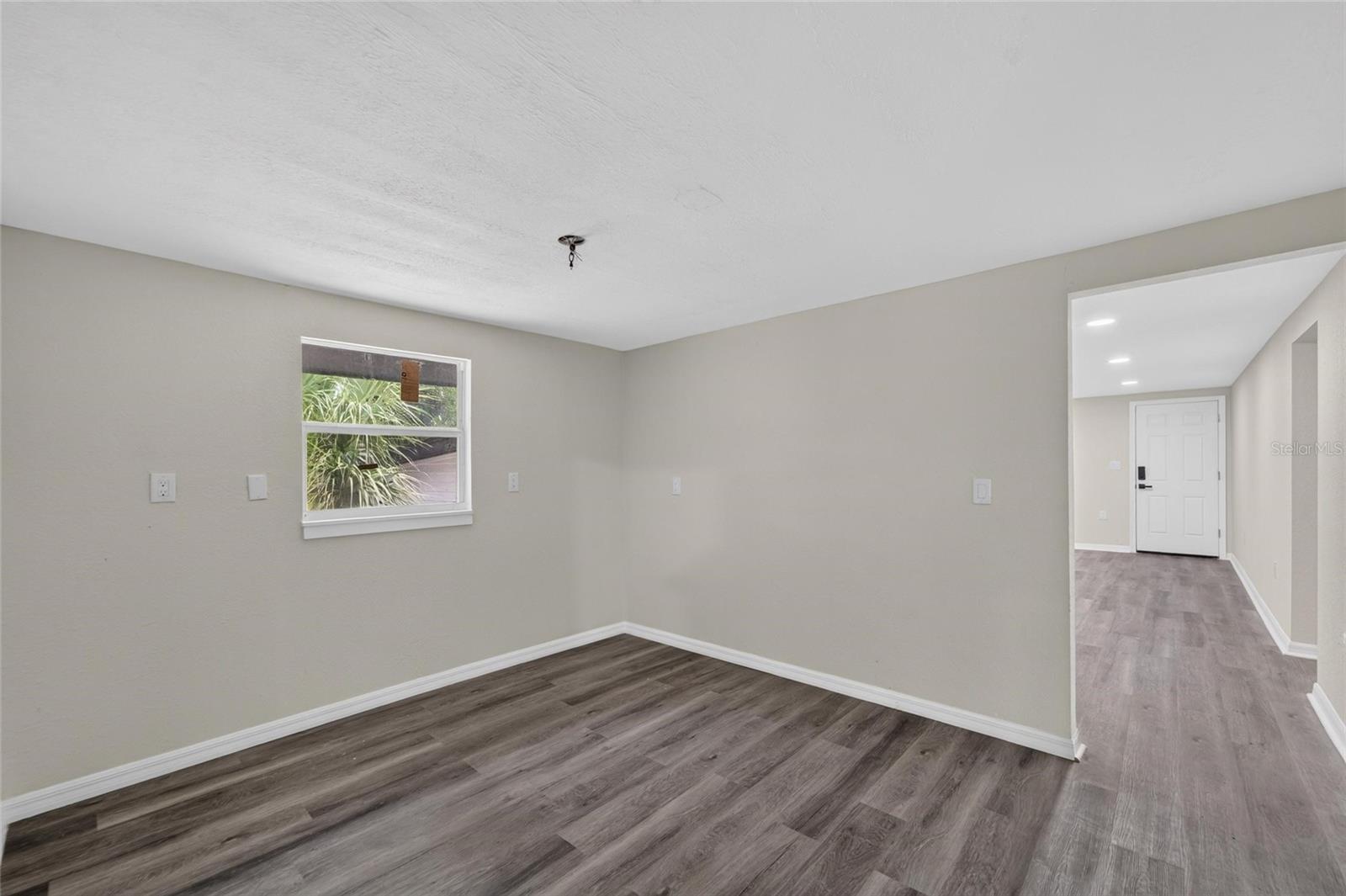 8809 Dyer Rd Property Photo 16