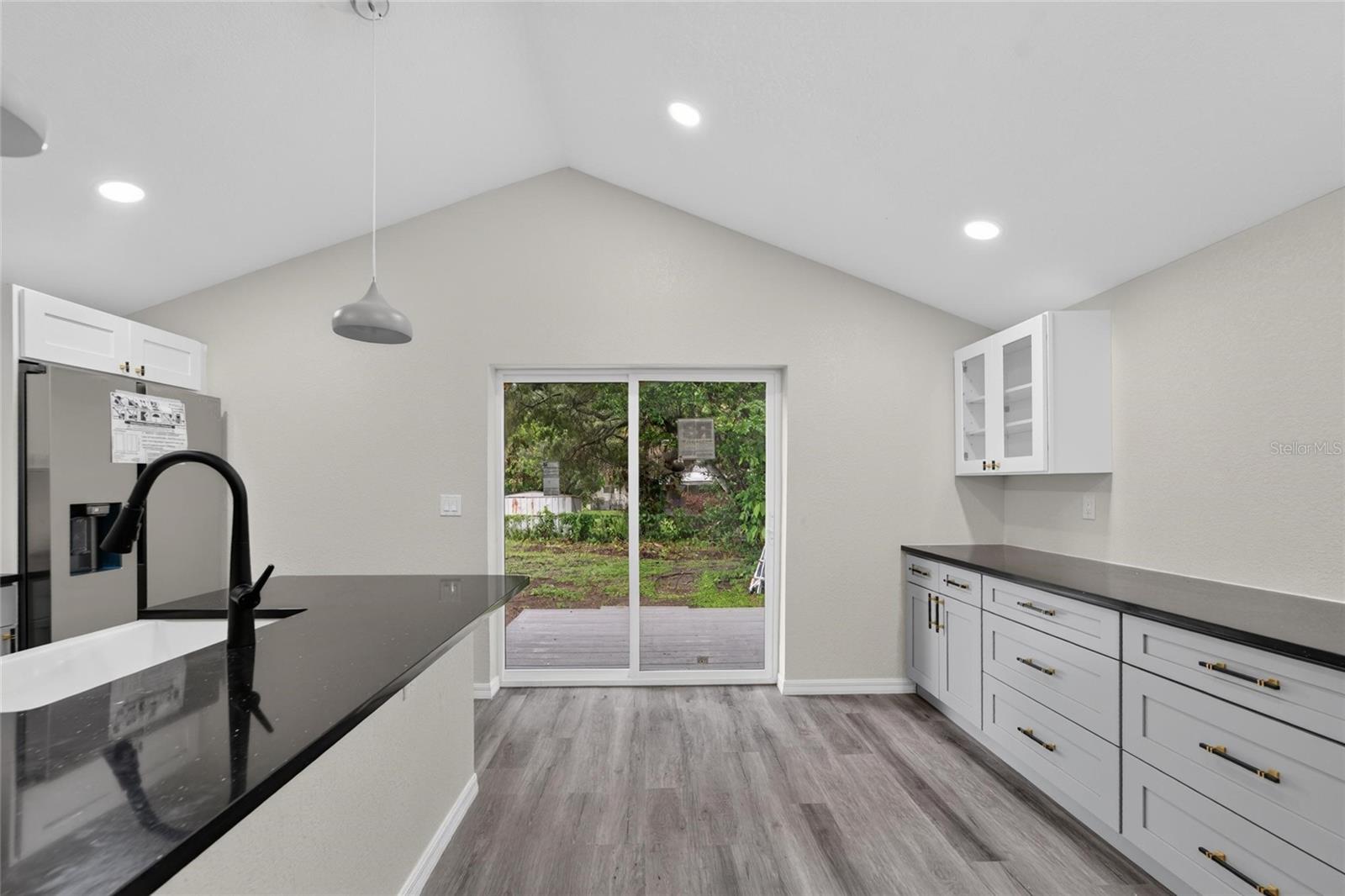 8809 Dyer Rd Property Photo 18