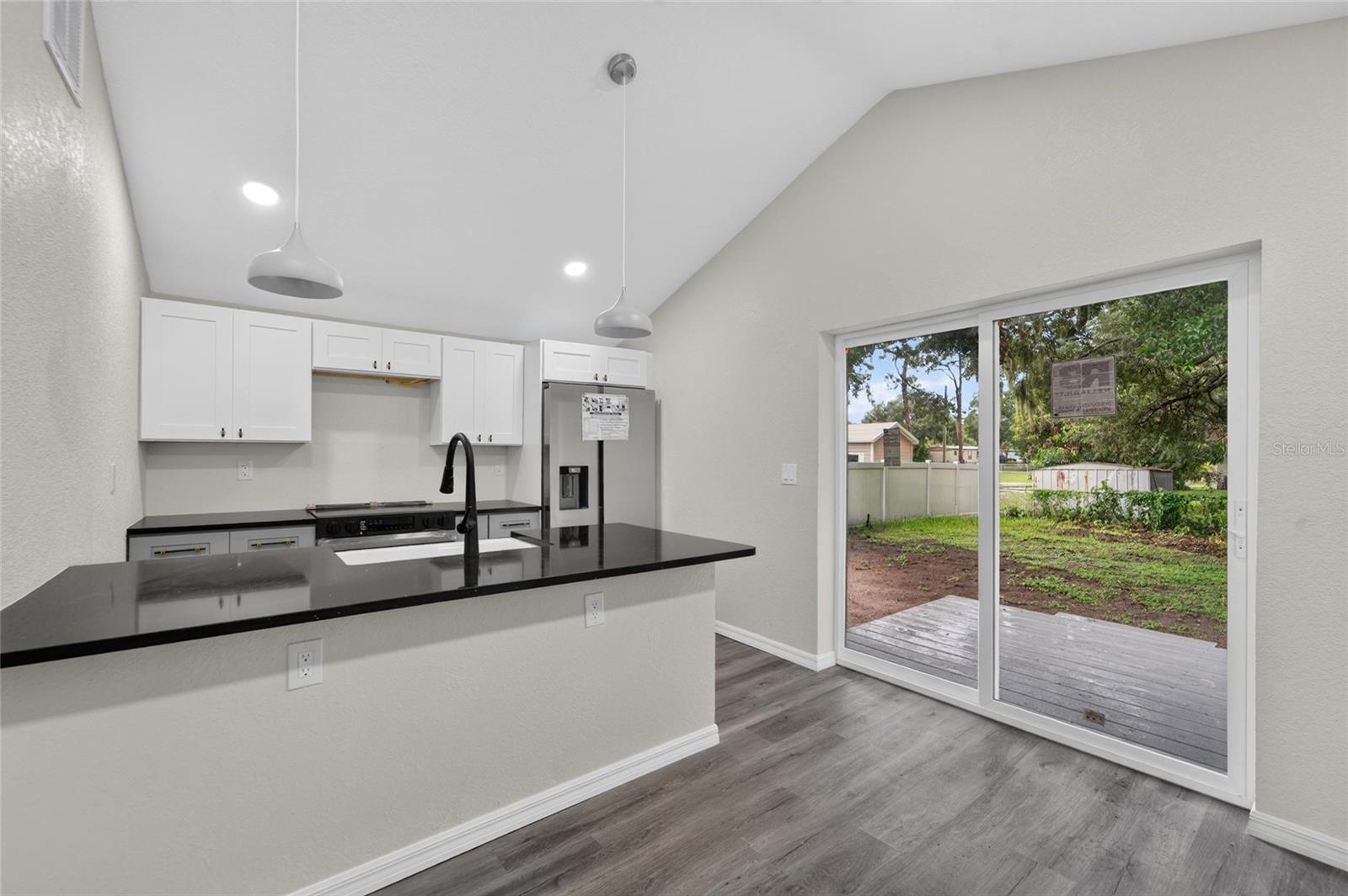 8809 Dyer Rd Property Photo 19
