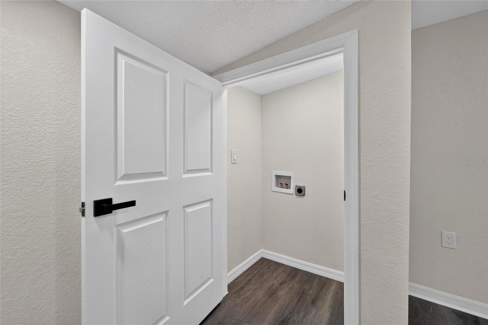 8809 Dyer Rd Property Photo 26