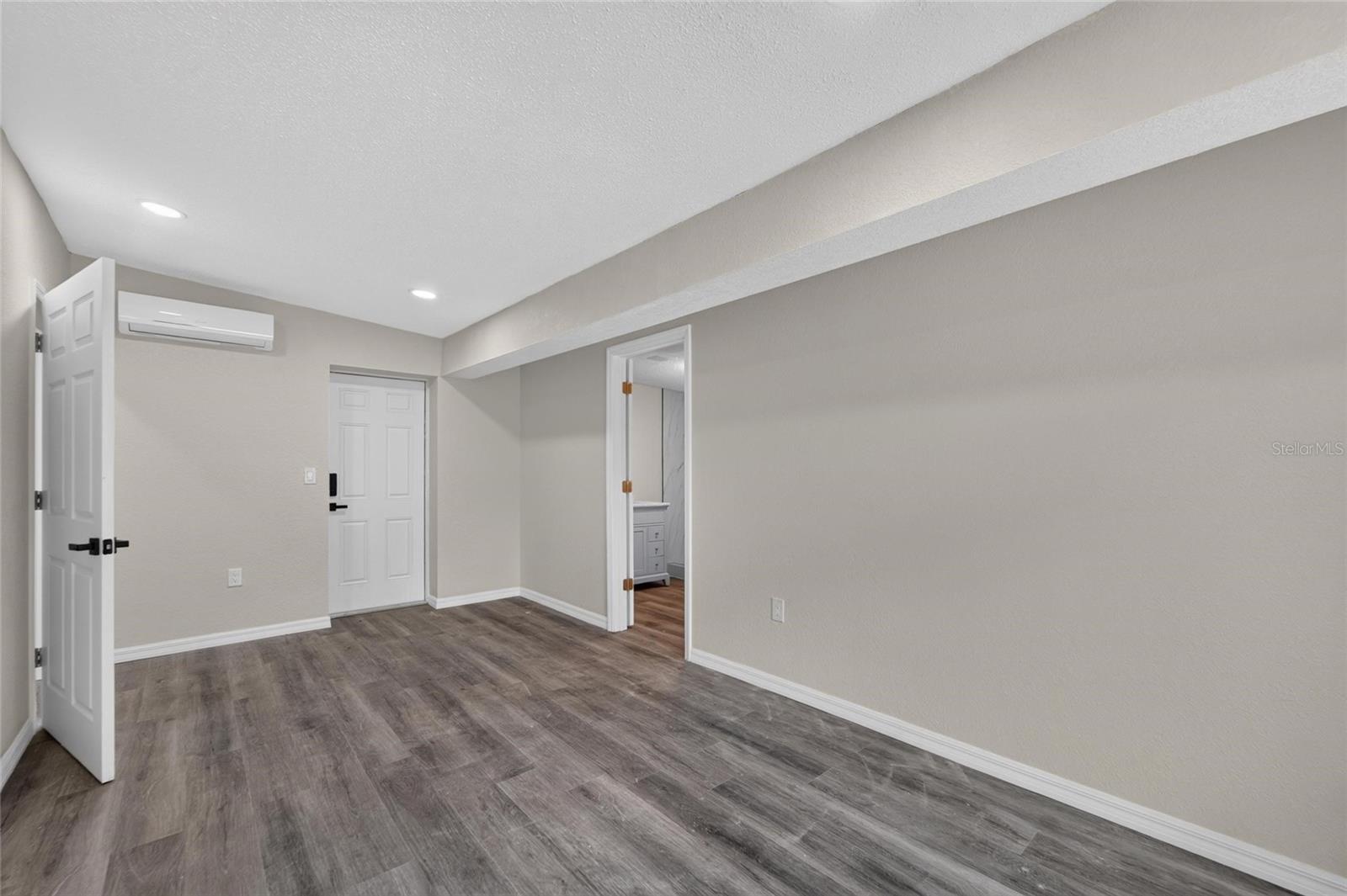 8809 Dyer Rd Property Photo 28