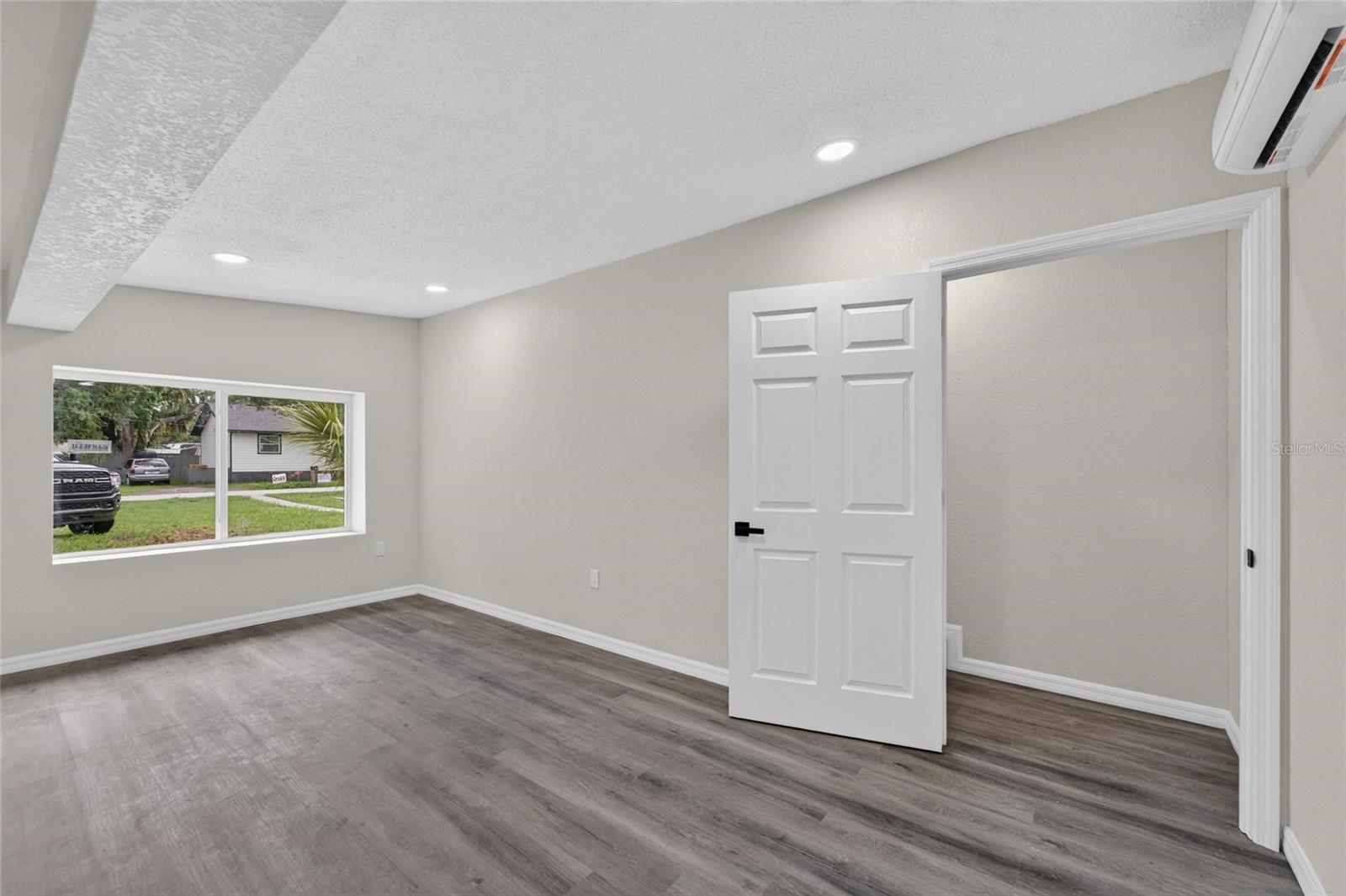 8809 Dyer Rd Property Photo 30