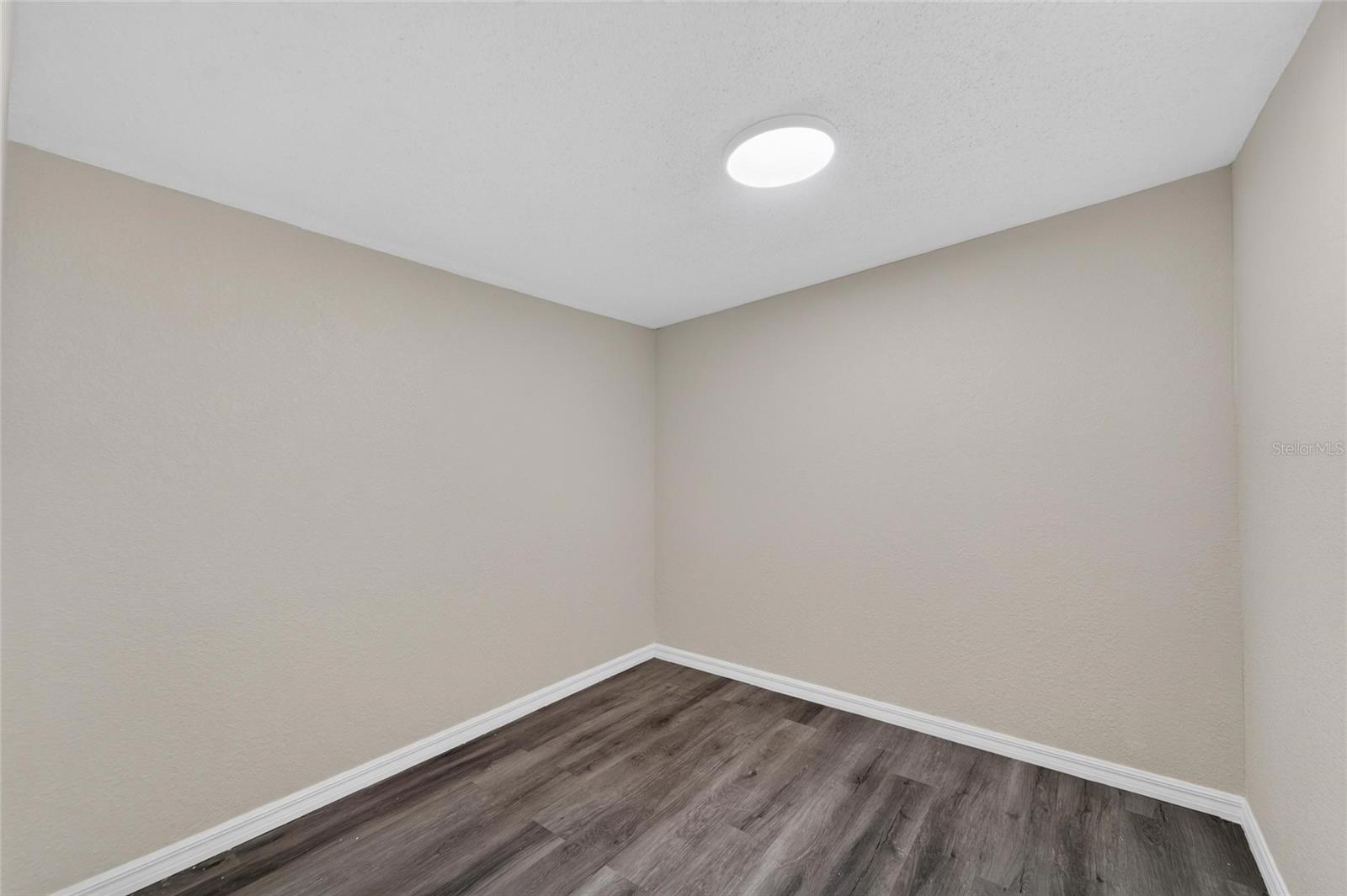 8809 Dyer Rd Property Photo 35