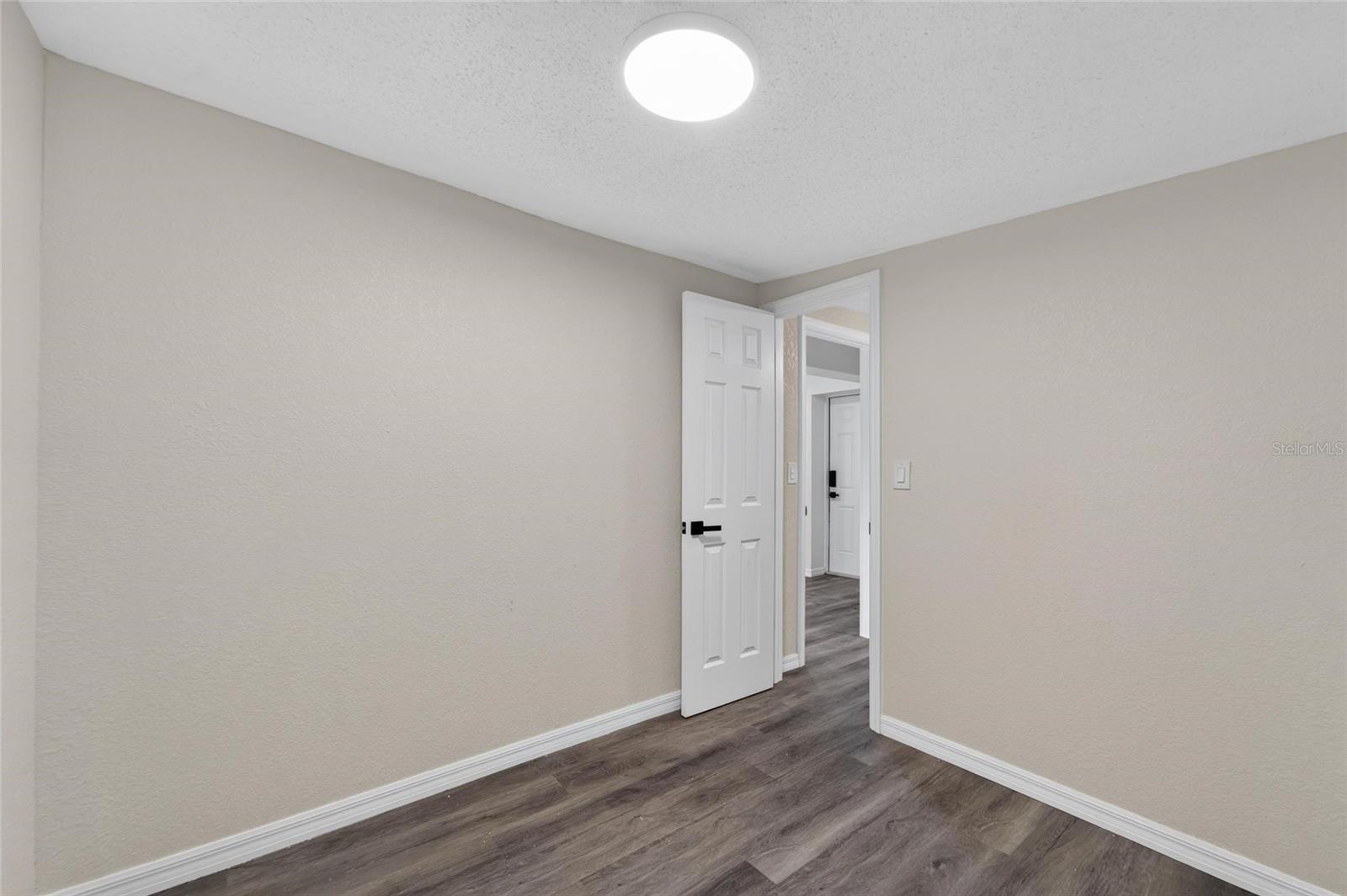 8809 Dyer Rd Property Photo 36