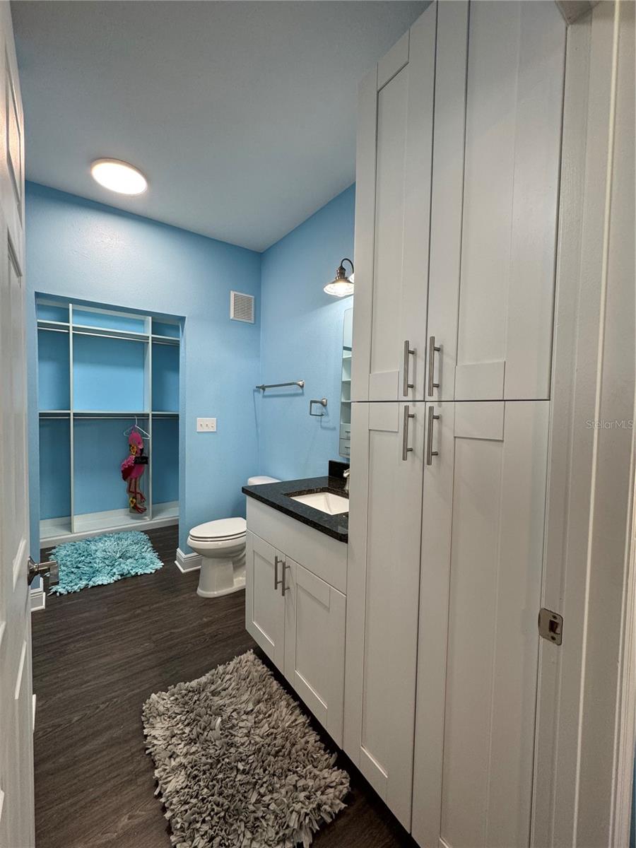 9288 Lake Chase Island Way Property Photo 23