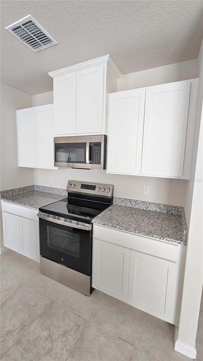 347 Biltmore Blvd Property Photo 6