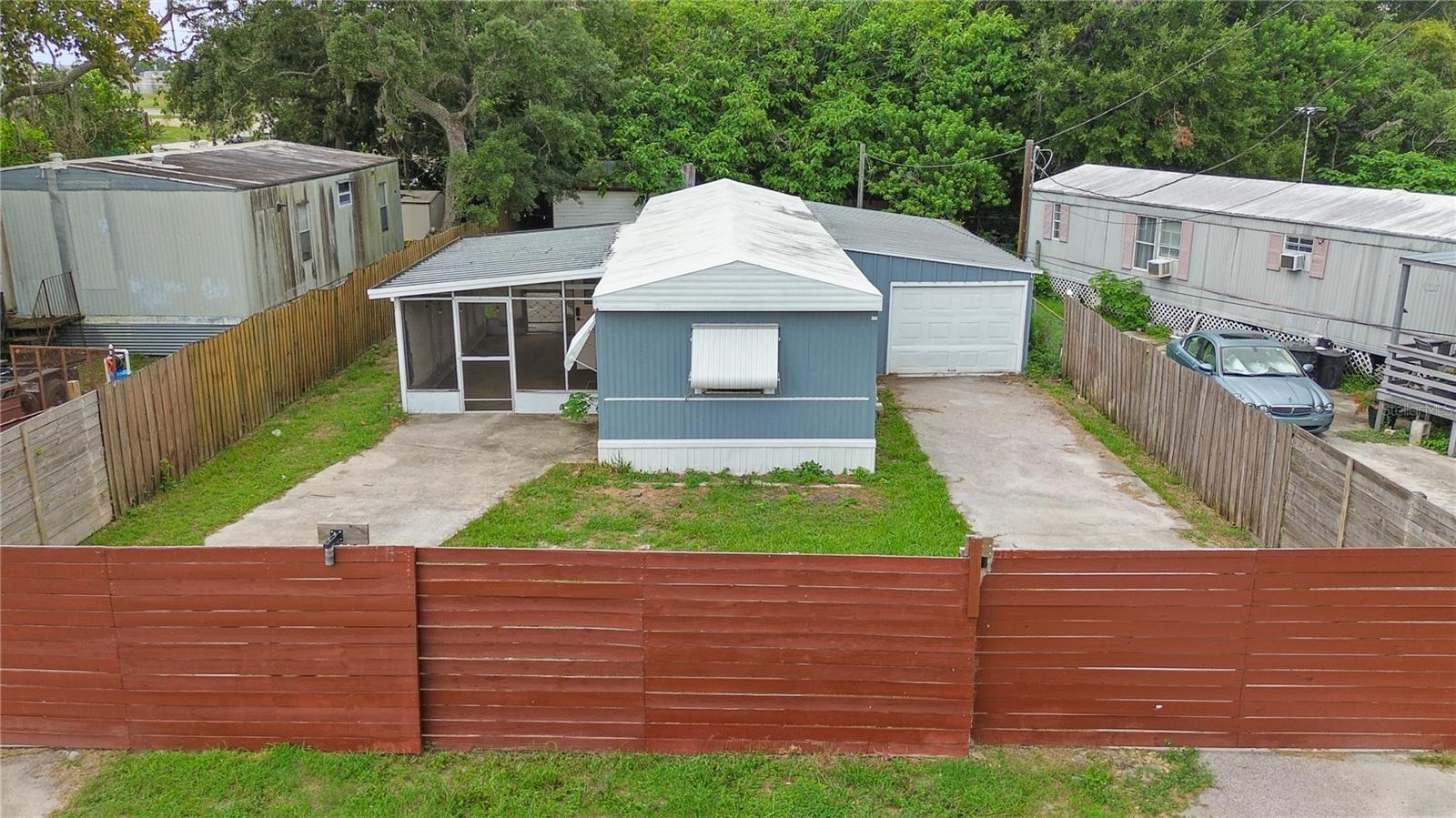 11301 Edison Ave Property Photo 1