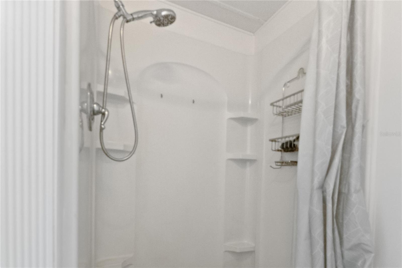11301 Edison Ave Property Photo 10