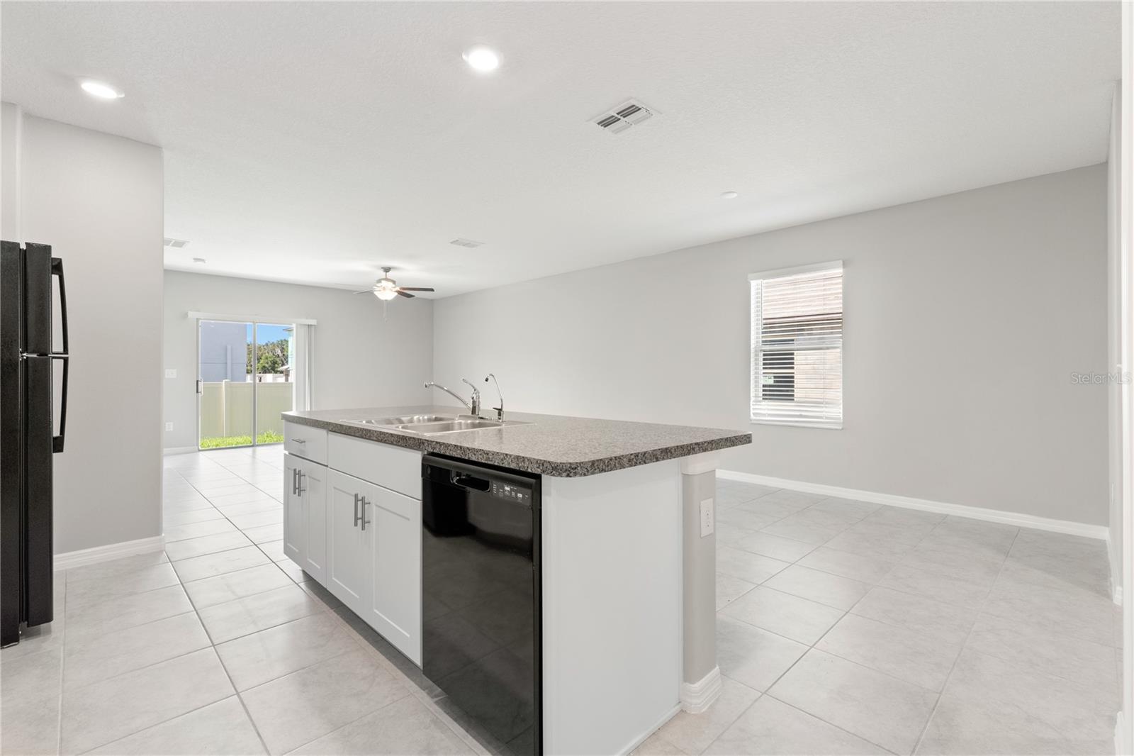 10217 Summer Kiss Ave Property Photo 5