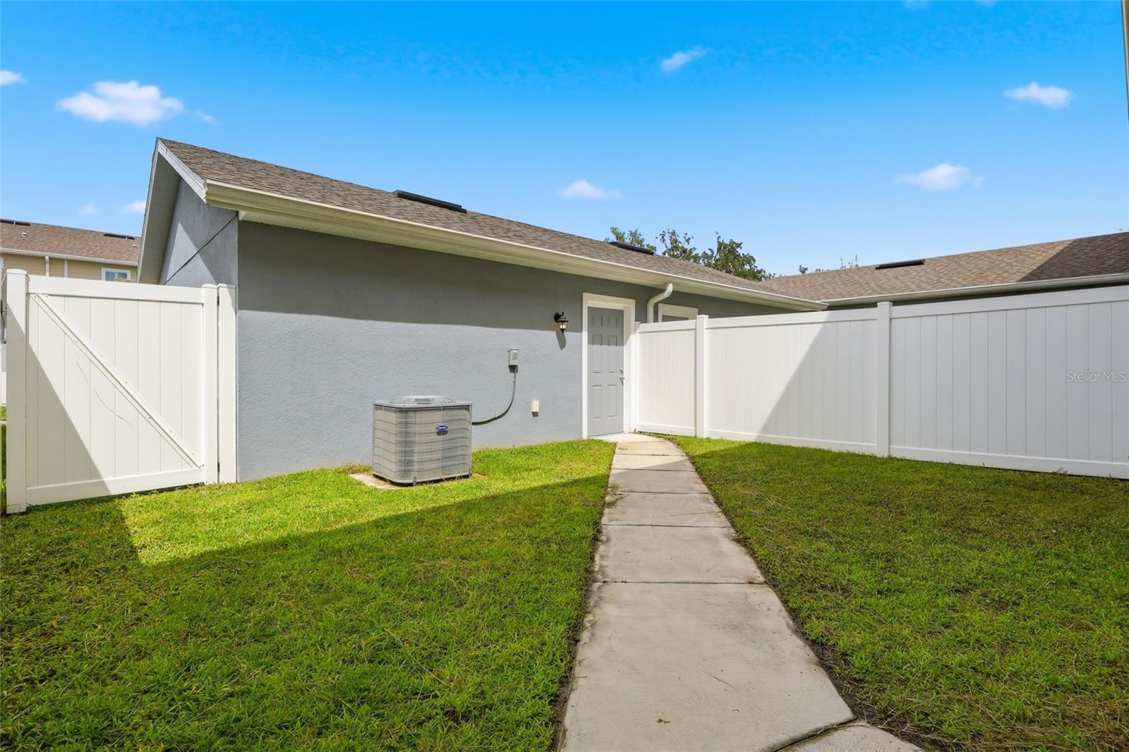 5106 Sea Mist Ln Property Photo 4