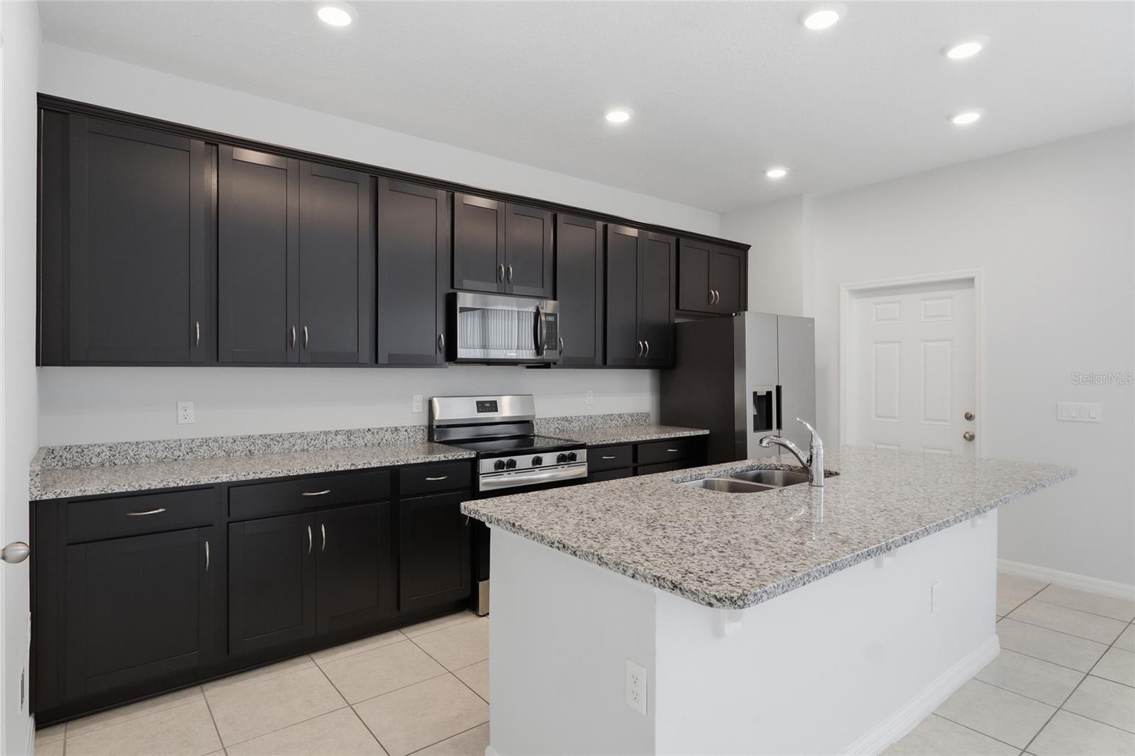 5106 Sea Mist Ln Property Photo 12