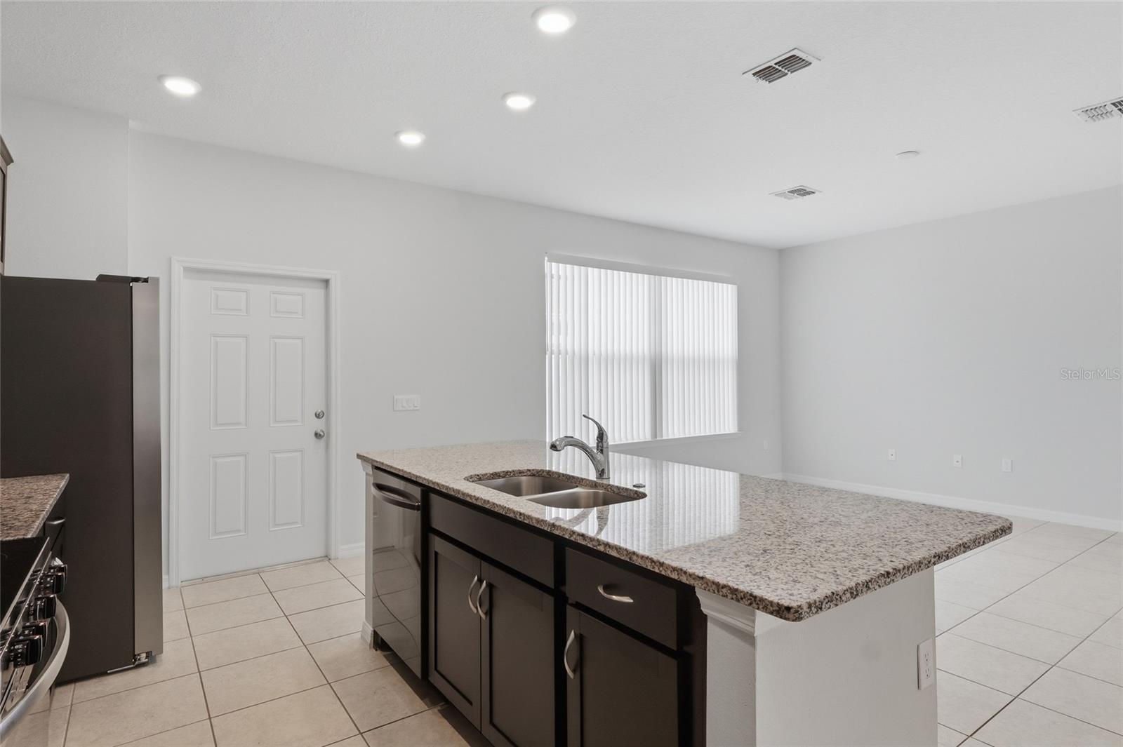 5106 Sea Mist Ln Property Photo 13