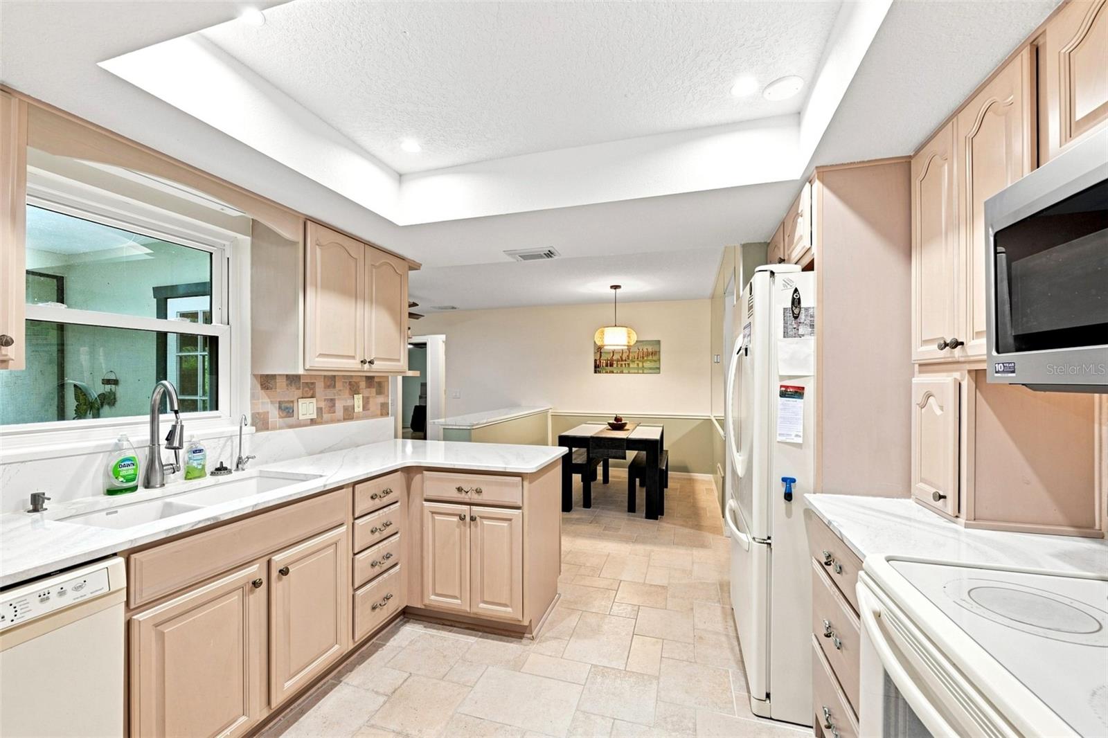 2107 W Fore Dr Property Photo 2