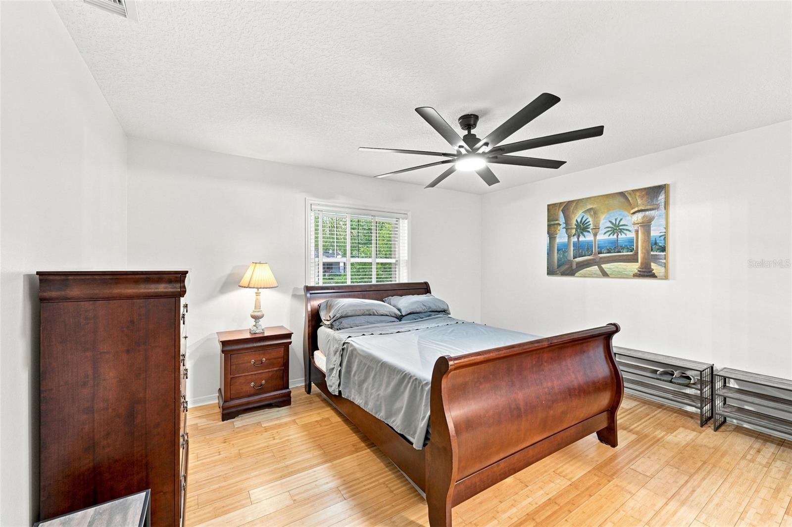 2107 W Fore Dr Property Photo 4