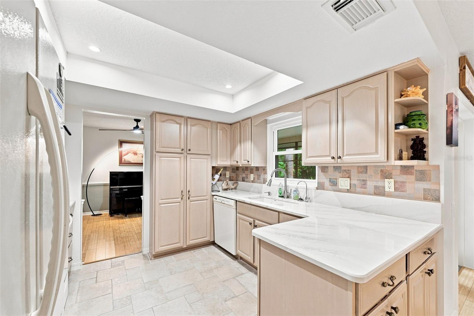 2107 W Fore Dr Property Photo 19