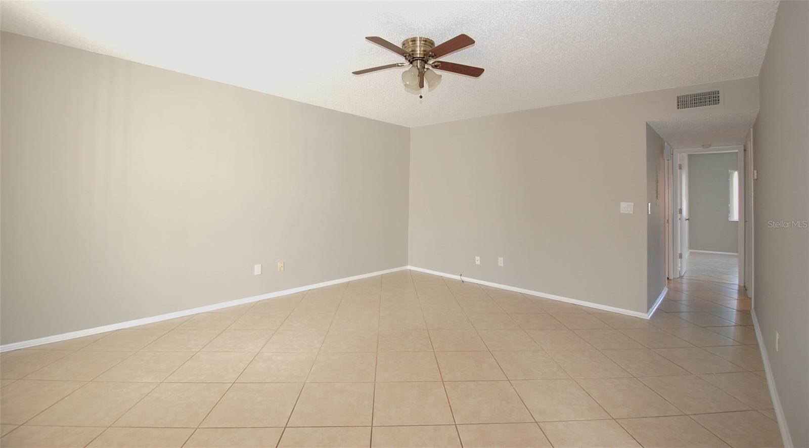 3300 Fox Chase Cir N #216 Property Photo 3