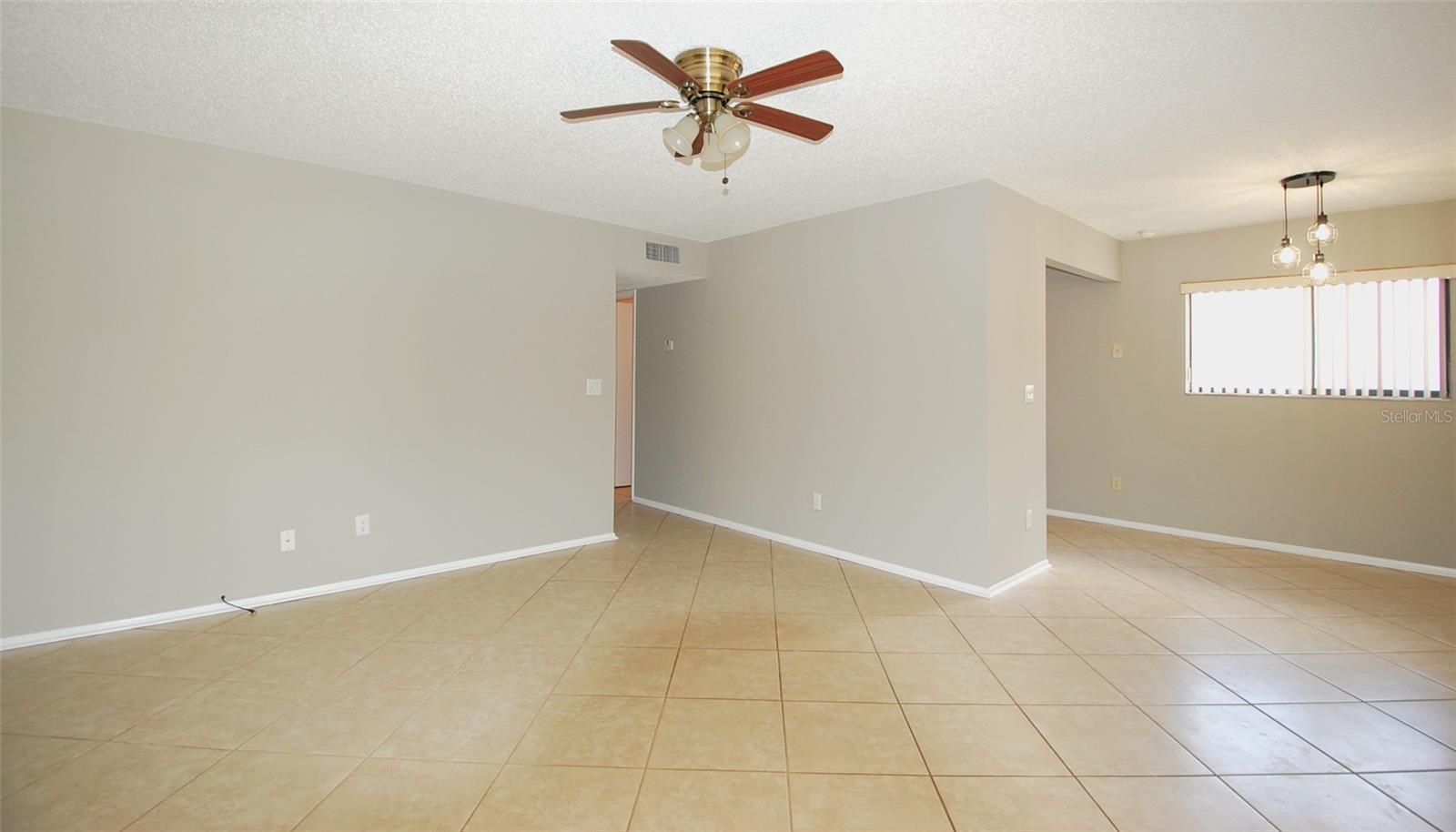 3300 Fox Chase Cir N #216 Property Photo 4
