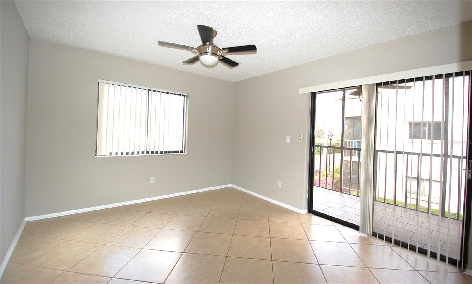 3300 Fox Chase Cir N #216 Property Photo 8