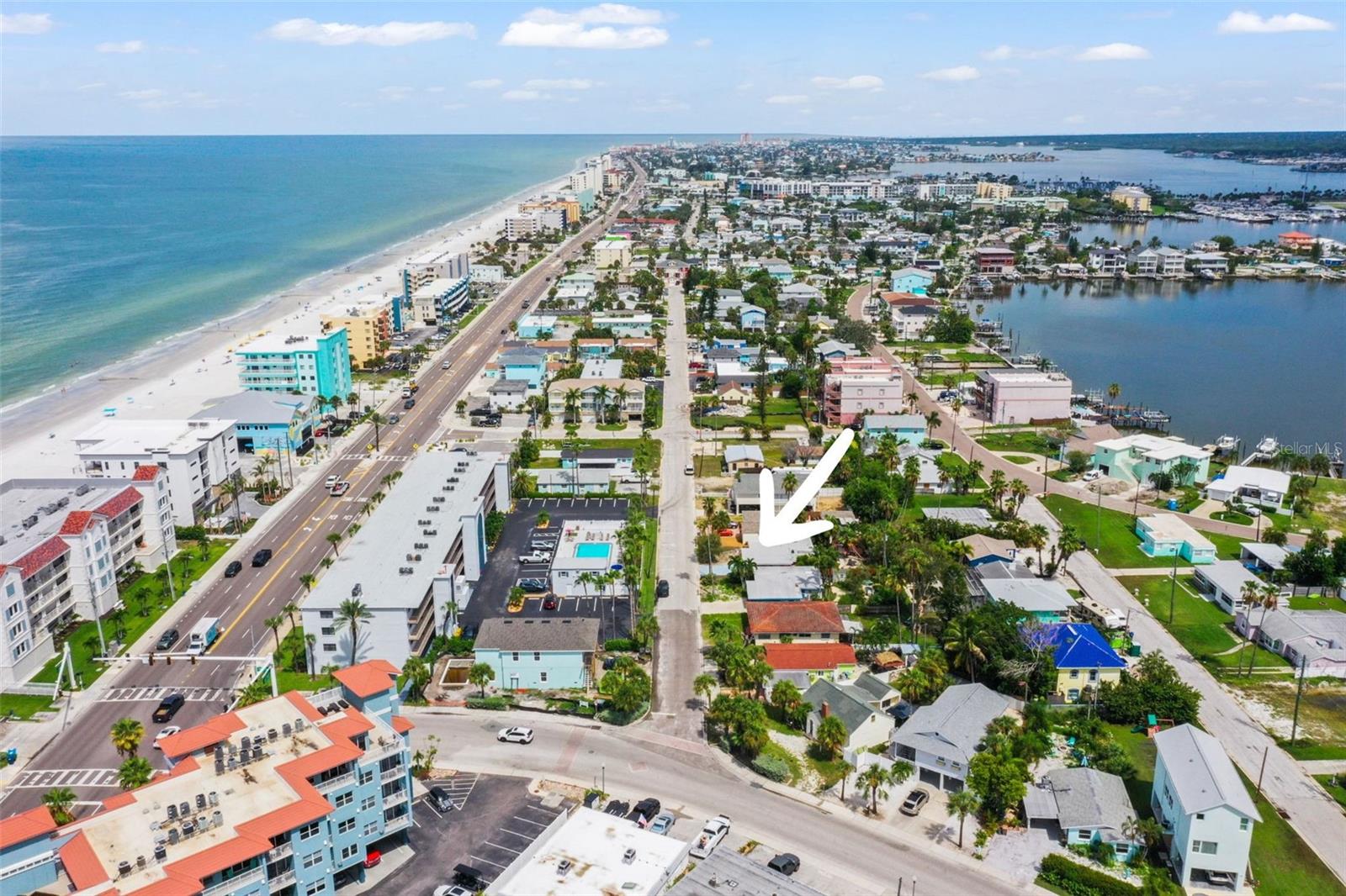 14023 Palm St Property Photo 3