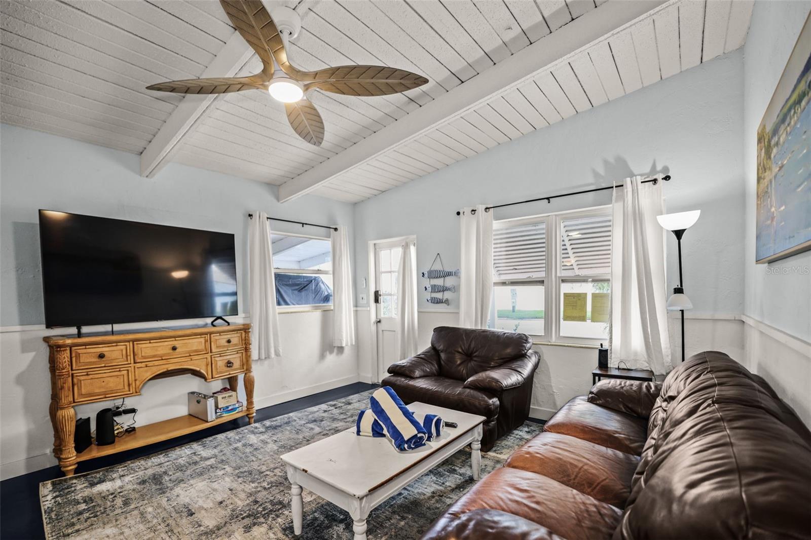 14023 Palm St Property Photo 7