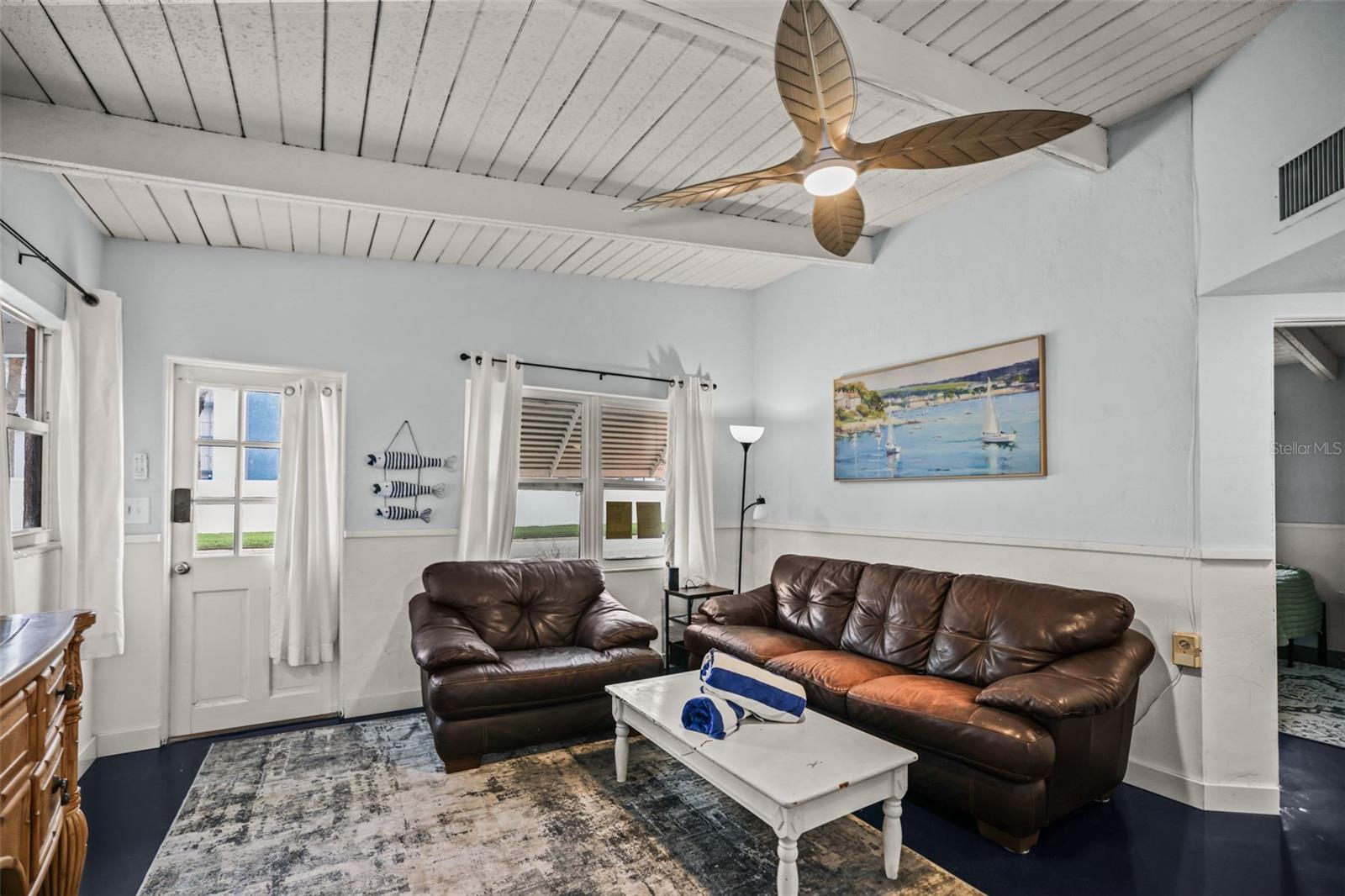 14023 Palm St Property Photo 8