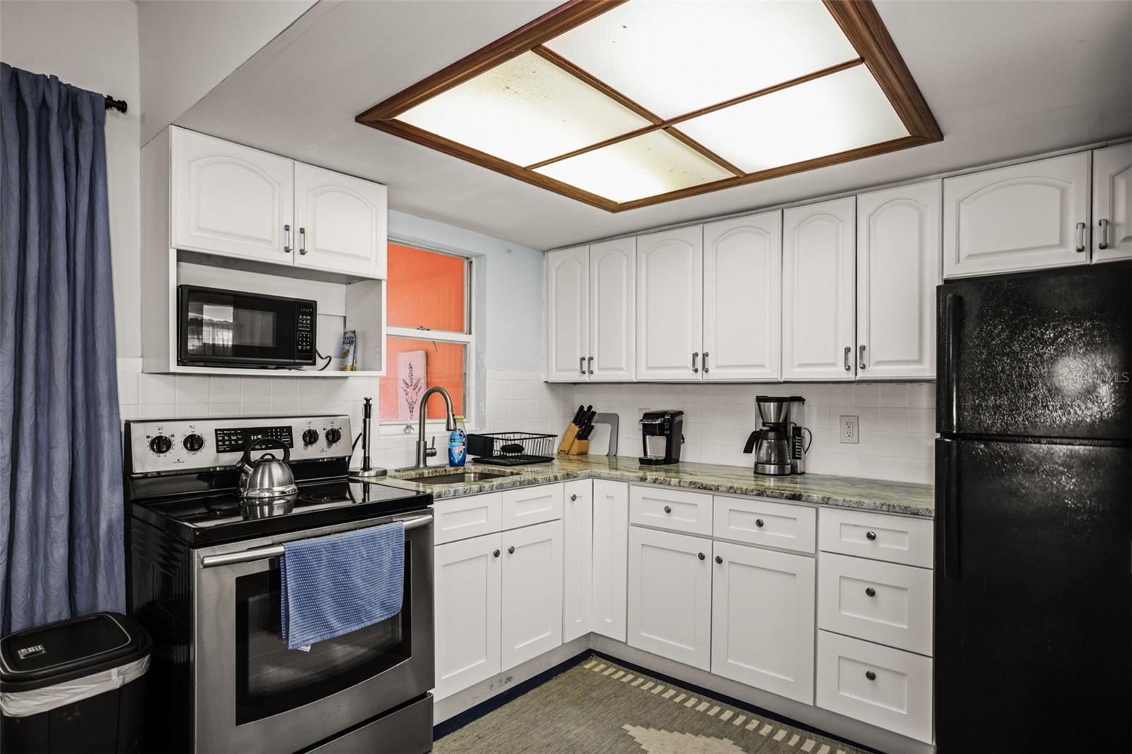 14023 Palm St Property Photo 12
