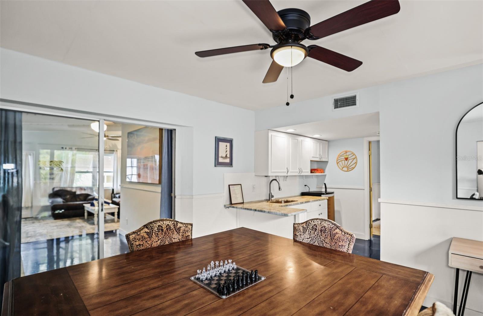 14023 Palm St Property Photo 21