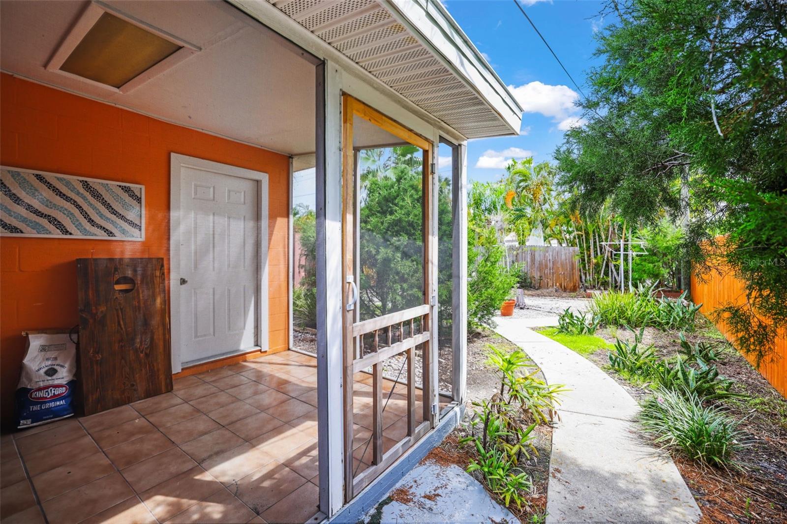 14023 Palm St Property Photo 28
