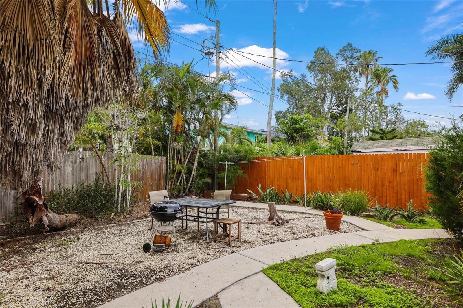 14023 Palm St Property Photo 30