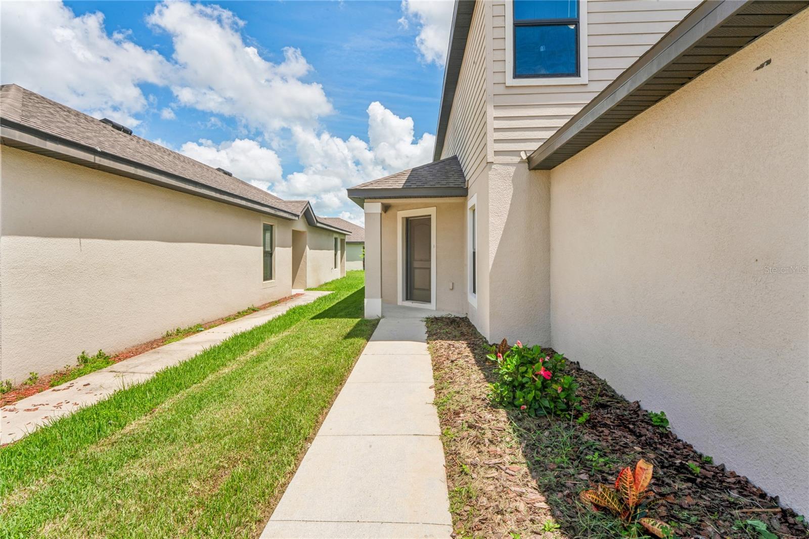 2427 Caspian Dr Property Photo 2