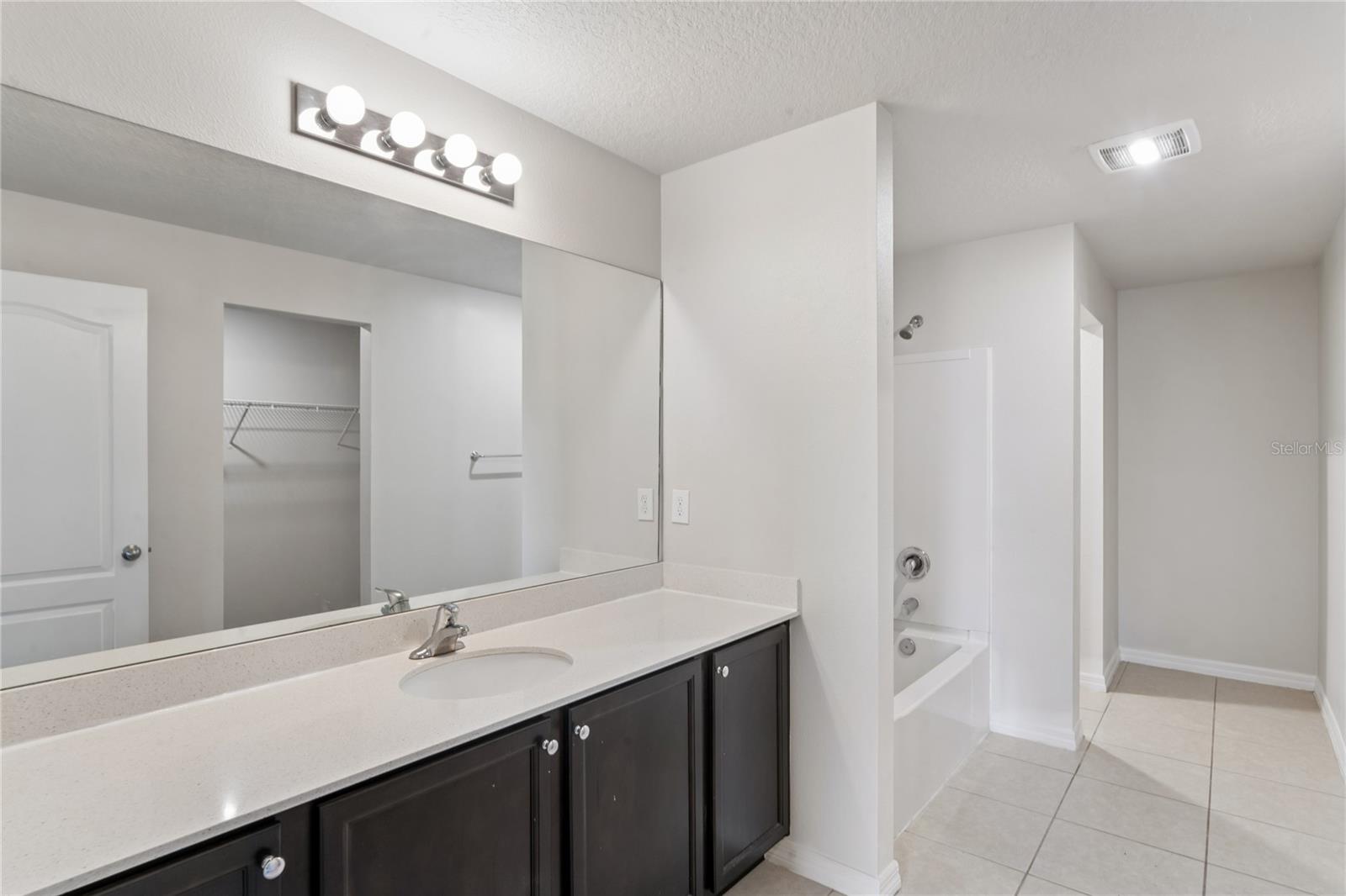 2427 Caspian Dr Property Photo 12