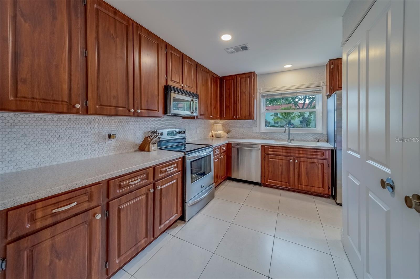 2700 Bayshore Blvd #588 Property Photo 6
