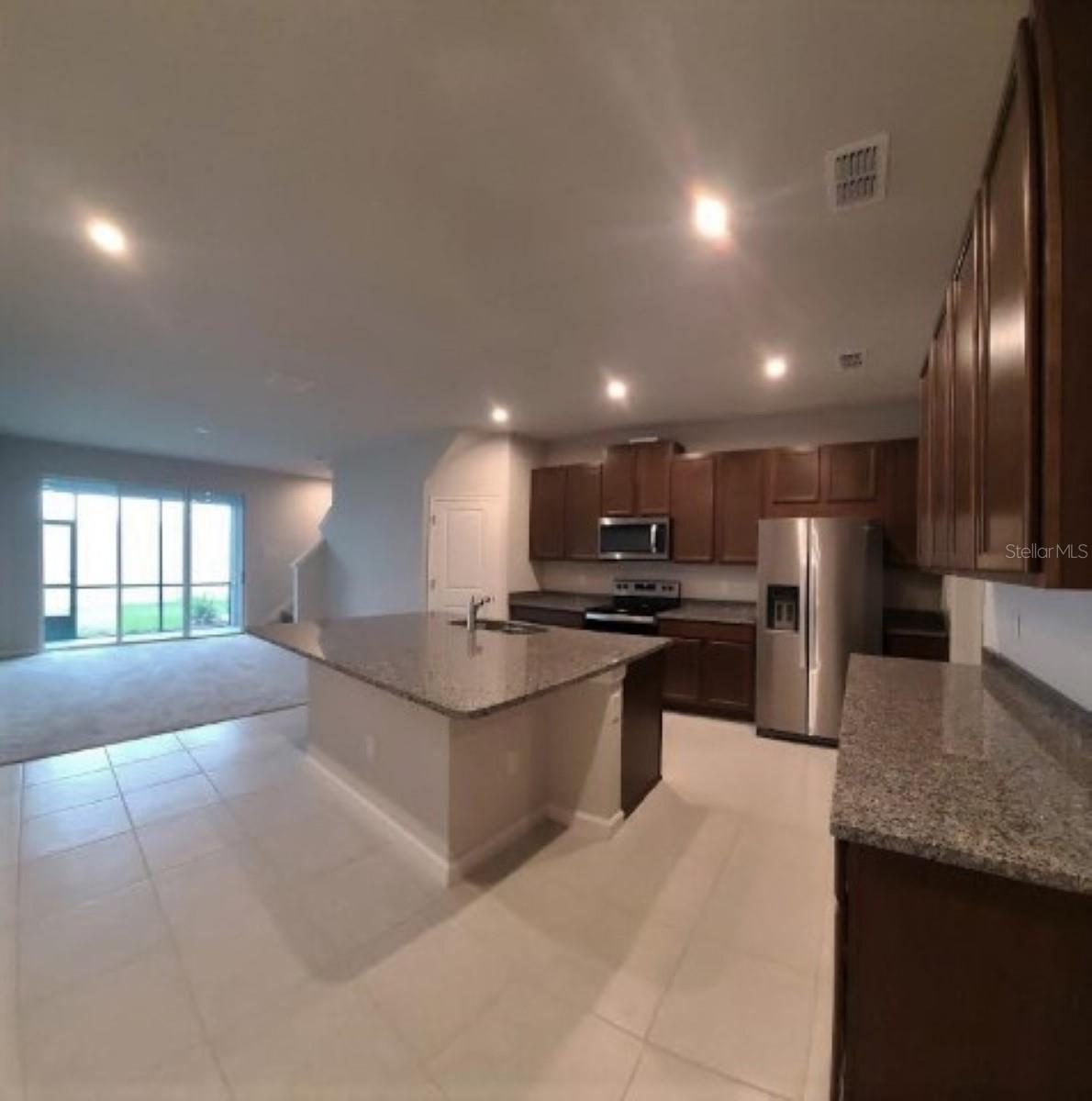 2525 Arbor Wind Dr Property Photo 3