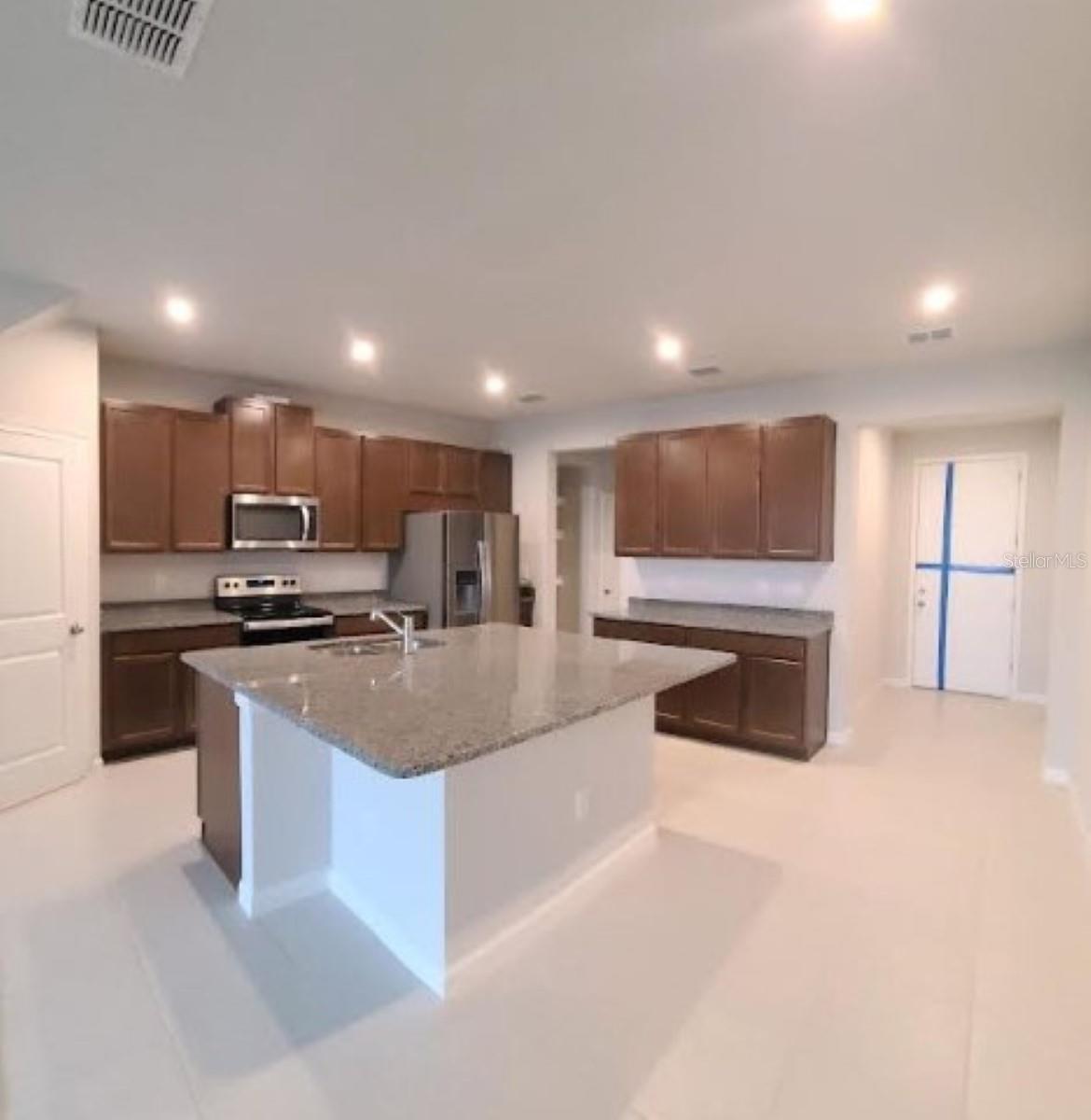 2525 Arbor Wind Dr Property Photo 4