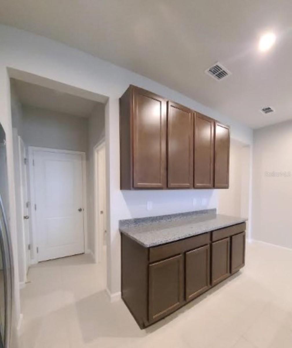 2525 Arbor Wind Dr Property Photo 6